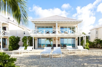 Premium Beachfront Suite