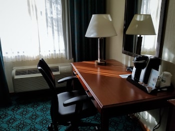 Standard Room, 1 King Bed, Accessible (Mobility)