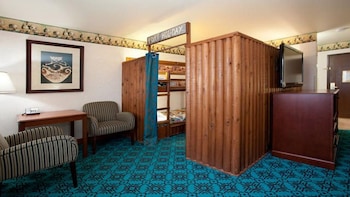 Suite, Multiple Beds