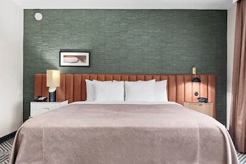 Standard Room, 1 King Bed