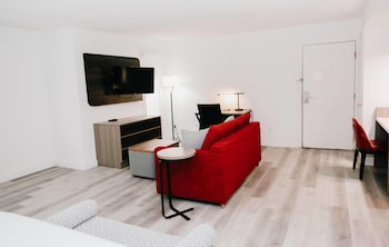 Deluxe Suite, 2 Queen Beds, Non Smoking