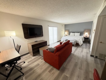 Deluxe Suite, 1 King Bed, Non Smoking