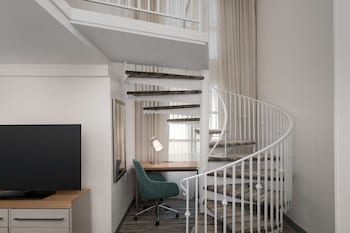 Loft, 1 King Bed with Sofa bed
