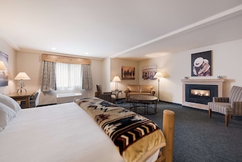 Standard Room, 1 King Bed, Non Smoking, Fireplace (Larger Room)