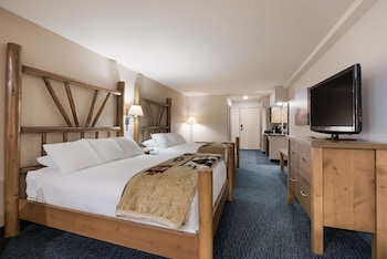Suite, 2 Queen Beds, Non Smoking, Fireplace (Larger Room)