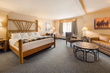Standard Room, 1 King Bed, Non Smoking, Fireplace (Larger Room)