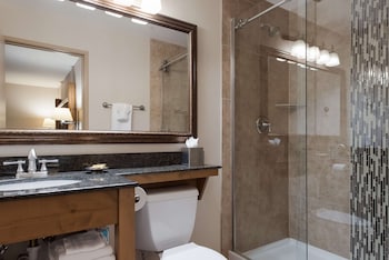 Suite, 1 King Bed, Non Smoking, Balcony (Larger Room)