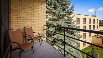 Suite, 1 Queen Bed, Non Smoking, Balcony