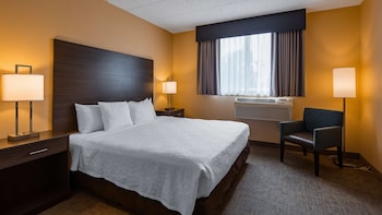 Suite, 1 King Bed, Non Smoking, Refrigerator & Microwave