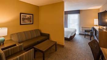 Suite, 1 Queen Bed, Non Smoking, Balcony