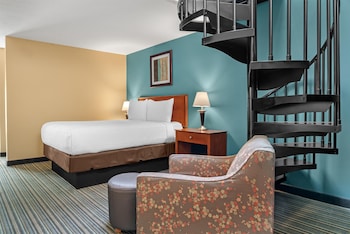 Suite, 2 Queen Beds, Non Smoking, Refrigerator & Microwave
