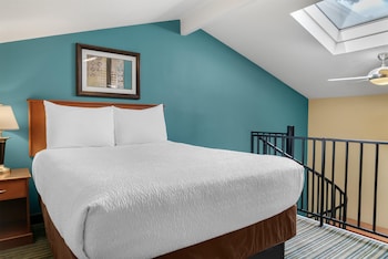Suite, 2 Queen Beds, Non Smoking, Refrigerator & Microwave