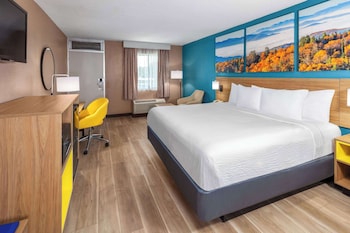 Standard Room, 1 King Bed