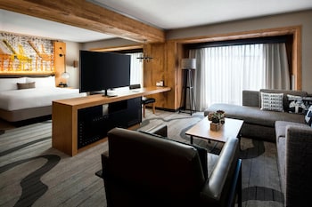 Suite, 1 King Bed