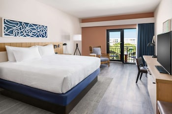 Room, 1 King Bed, Partial Ocean View