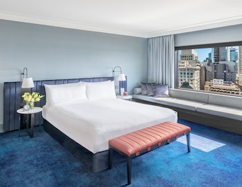 1 King 1 Bedroom Suite City View
