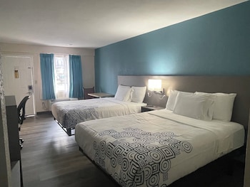 Standard Room, 2 Queen Beds, Non Smoking