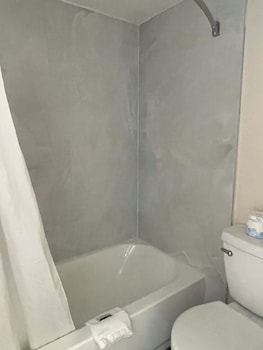 Standard Room, 2 Queen Beds, Non Smoking