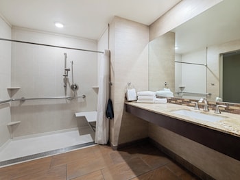 Premium Room, 2 Queen Beds, Roll-in Shower (Communications, Mobility)