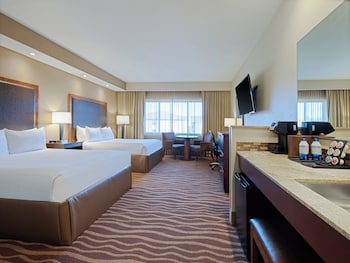 Premium Room, 2 Queen Beds, Roll-in Shower (Communications, Mobility)