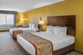 Standard Room, Multiple Beds, Non Smoking, Refrigerator & Microwave (Larger Room)
