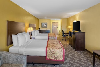 Standard Room, Multiple Beds, Non Smoking, Refrigerator & Microwave (Larger Room)