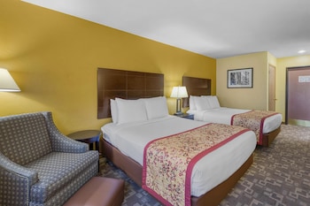 Standard Room, 2 Queen Beds, Accessible, Bathtub
