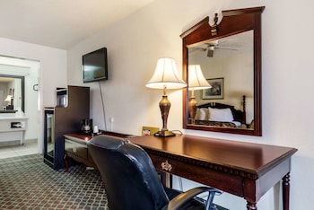 Room, 2 Queen Beds, Non Smoking