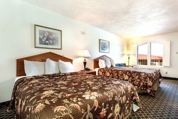 Room, 2 Queen Beds, Non Smoking
