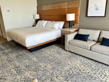 Suite, 1 Bedroom, Balcony, Pool View