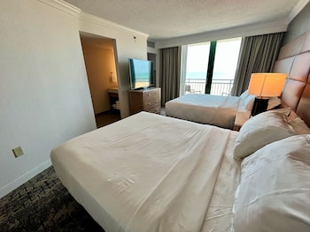 Studio Suite, Multiple Beds, Balcony, Pool View