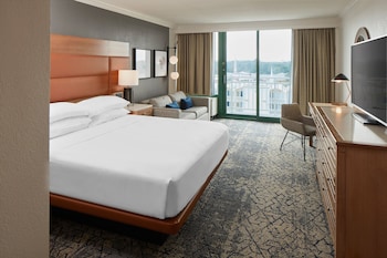Room, 1 King Bed with Sofa bed, Balcony, City View (Hearing Accessible)