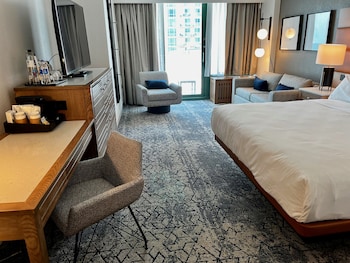 Room, 1 King Bed with Sofa bed, Balcony, Partial Ocean View