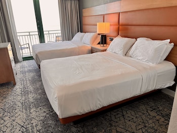 Studio Suite, Multiple Beds, Balcony, Pool View