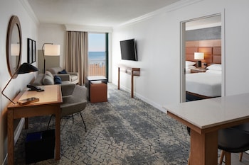 Suite, 1 Bedroom, Balcony, Pool View