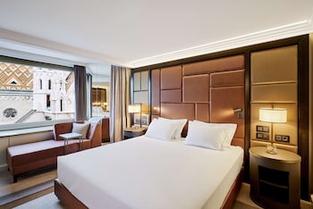 Suite, 1 King Bed, Non Smoking (Danube)