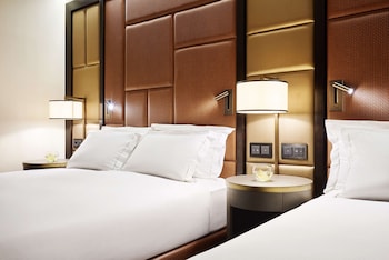 Superior Room, 2 Queen Beds (Street View)