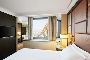 Junior Suite, 1 King Bed, Non Smoking (Danube)