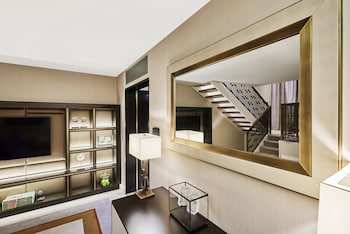 Suite, 1 King Bed (Loft)