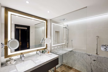 Superior Room, 2 Queen Beds (Street View)