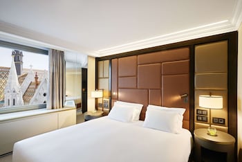 Junior Suite, 1 King Bed, Non Smoking (Danube)