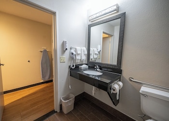 Deluxe Room, 2 Queen Beds (Smoke Free)