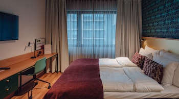 Standard Room, 1 Queen Bed