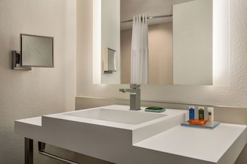 Suite, 2 Queen Beds, Non Smoking
