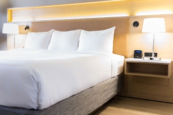 Room, 1 King Bed, Non Smoking