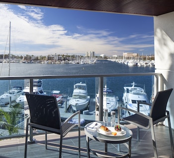 Room, 2 Queen Beds, Marina View