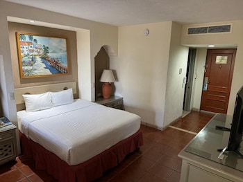 Superior Room, 1 Queen Bed, City View