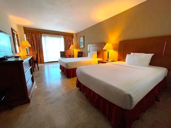 Standard Room, 2 Double Beds, City View