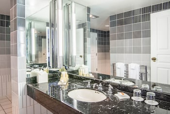 Junior Suite, Multiple Beds