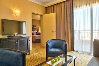 Deluxe Suite, 2 Twin Beds, Sea View